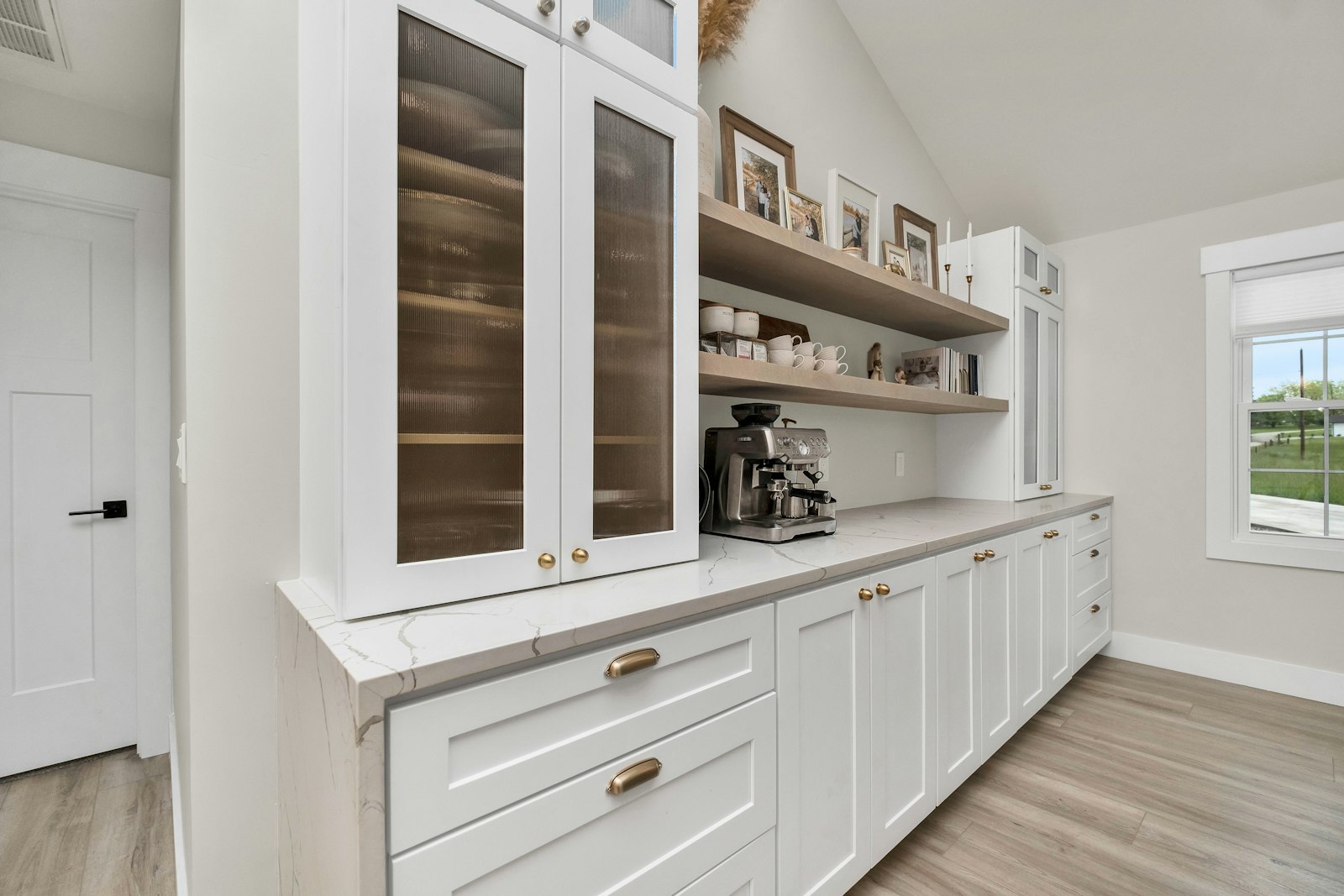 Cabinets & Condos painting